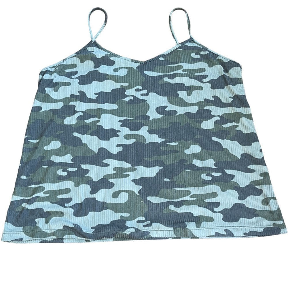 NWOT • Ribbed Camouflage Tank
